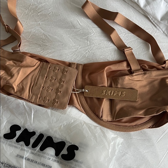 SKIMS NWTUnlined Balconette Bra, 34DDD in Ochre Nude - Picture 6 of 7